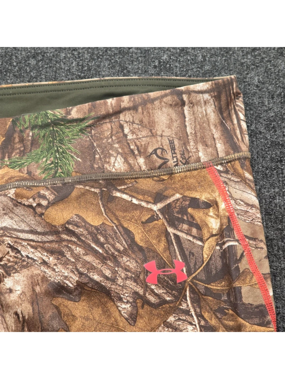Under Armour W ColdGear Scent Control EVO Leggings Medium Realtree Camo Pink